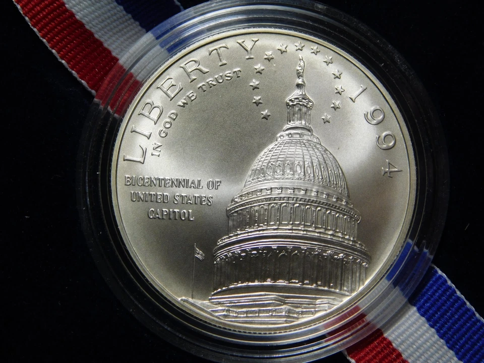 OLD US COINS 1994 D US CAPITOL UNC COMMEMORATIVE SILVER DOLLAR in BOX - Image 4 of 4