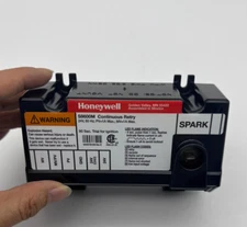 1PC NEW Honeywell boiler controller S8600M4009 24V Fast delivery