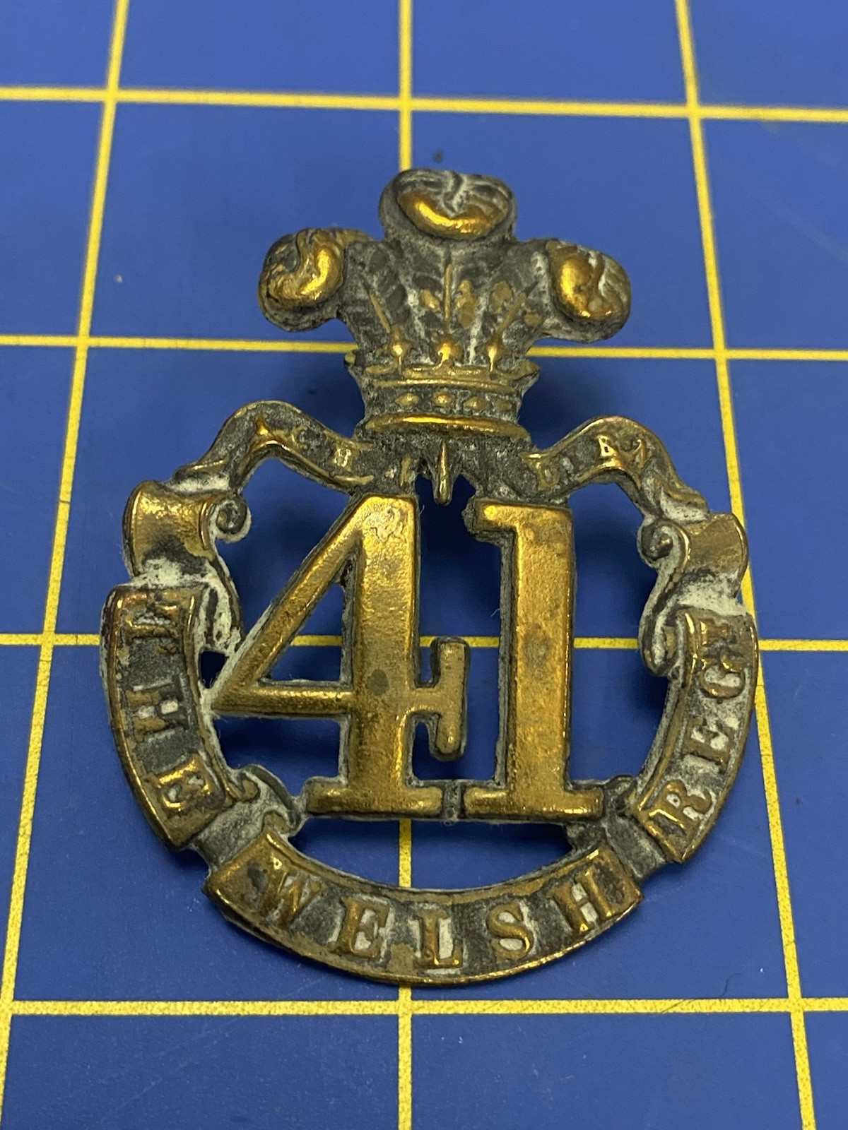 41st Welsh Regiment British Military Cap Badge - Collectible