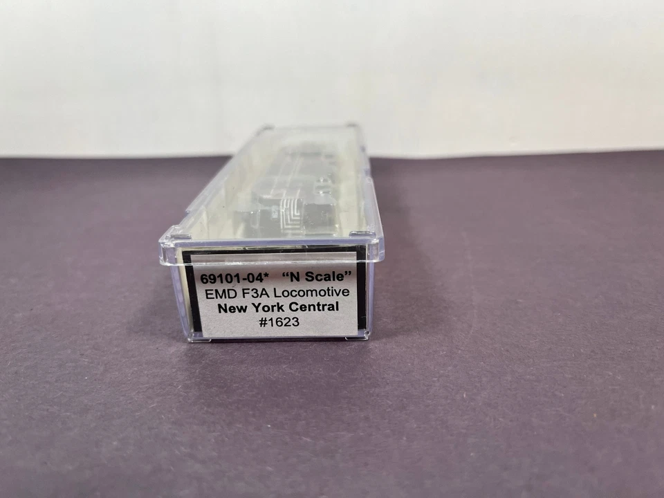 InterMountain N Scale Train EMD F3A Locomotive 69101-04 New York Central 1623 - Image 3 of 4