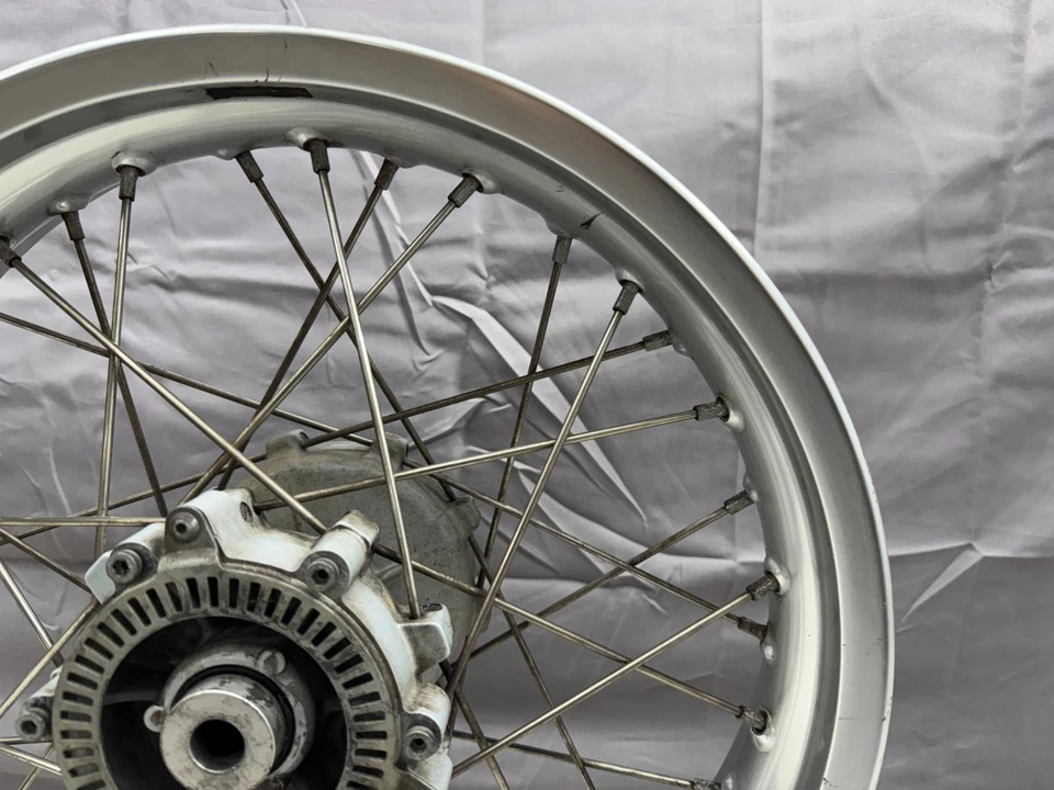 Llanta trasera recta BMW F650 GS F650GS 2003 Dakar 17 x 3,00 Foto 4 de 4