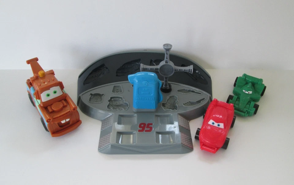 2010 Cars Mold ‘N Go Speedway Play-Doh Playset Rare - Image 2 of 4