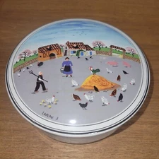 Villeroy & Boch Design Naif 6” Round Trinket Box - County Yard / Barn Yard