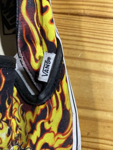 Vans Mens Classic Slip On Samurai Rising Sneakers Flames Skulls Men’s 6 - 第 4/12 張圖片