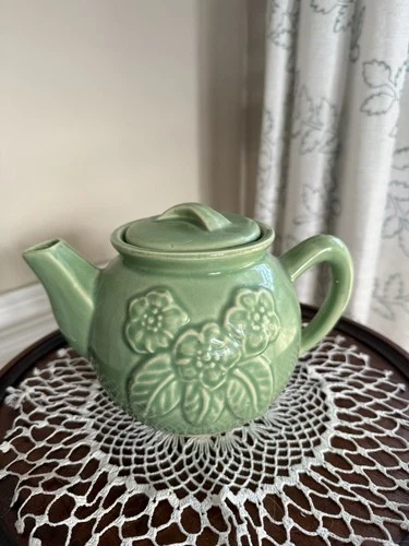 TEA POT GREEN SHAWNEE WITH FLOWERS