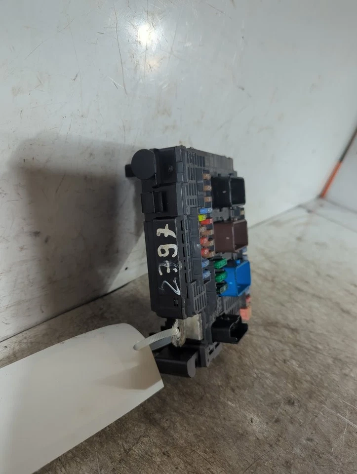 Citroen Ds5 Hybrid 2011-2015 1997 Fuse Box (in Engine Bay) P88 - Image 2 of 4