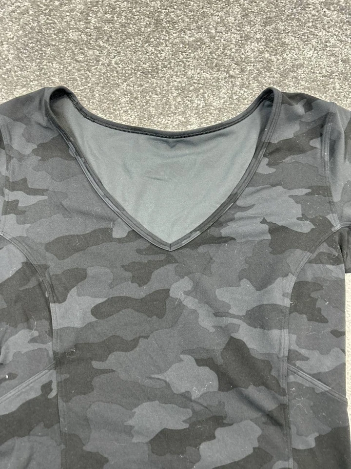 Camiseta Lululemon Align Feminina 4 Preta Cinza Camuflagem Top - Imagem 2 de 4
