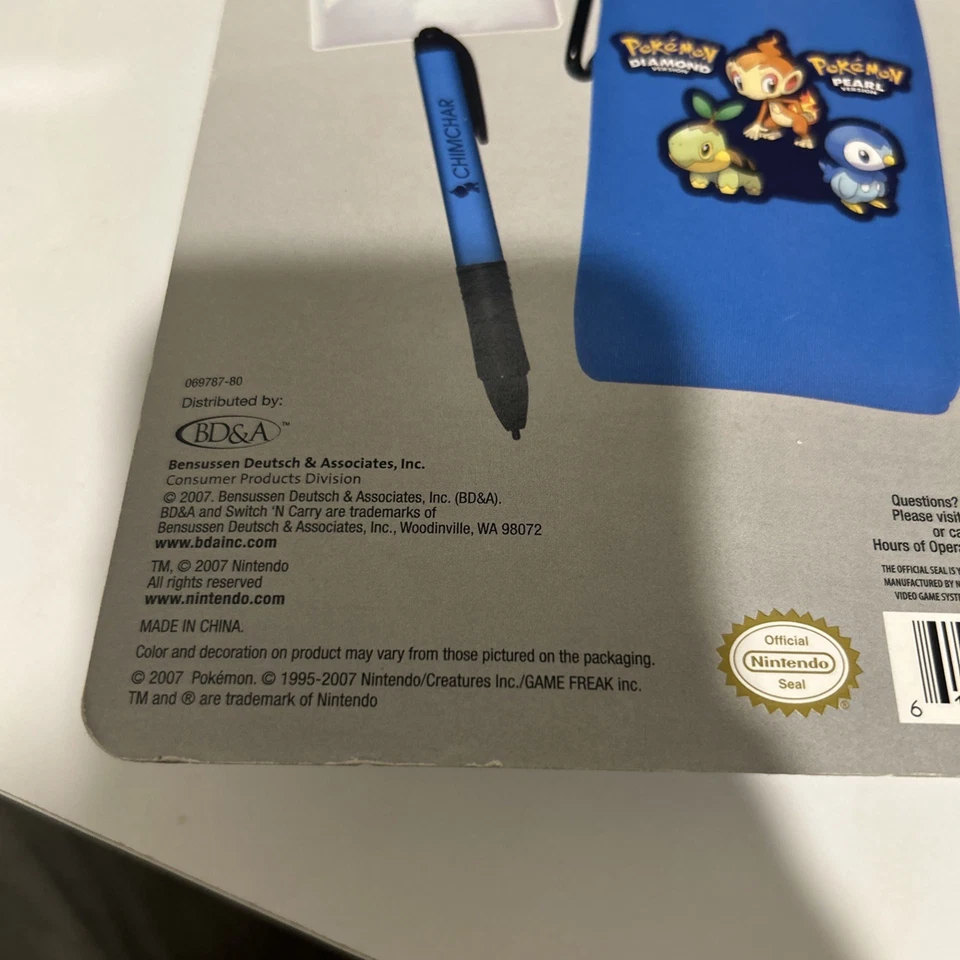 Nintendo 3DS / DSi / DS Lite - Kit Pokemon Diamante y Perla - Azul - Estuche, Stylus Foto 3 de 4