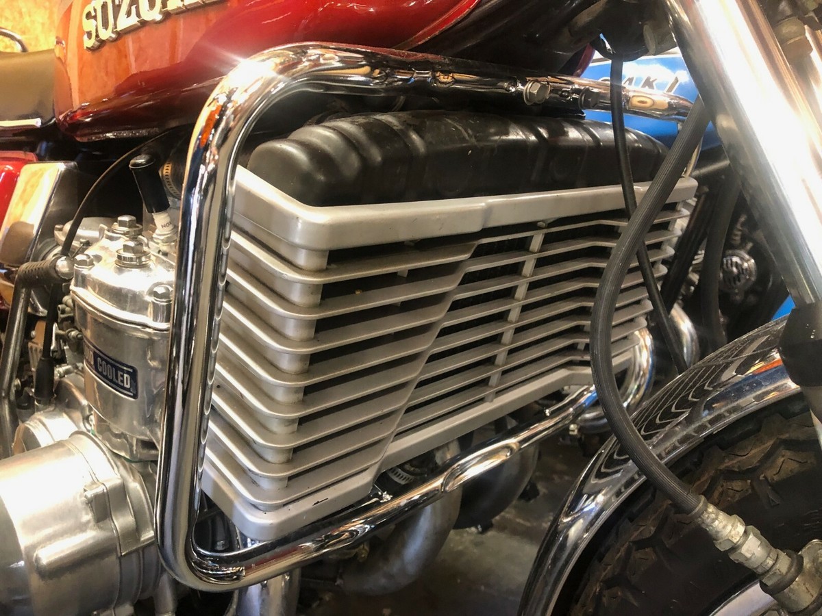 スズキGT750 ガードラジエーター スズキGT750 ガードラジエーター
