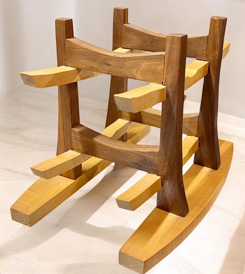 Estante de vino estilo mediados de siglo hecho a mano madera maciza arce nogal exhibición de botellas EE. UU. Foto 3 de 4