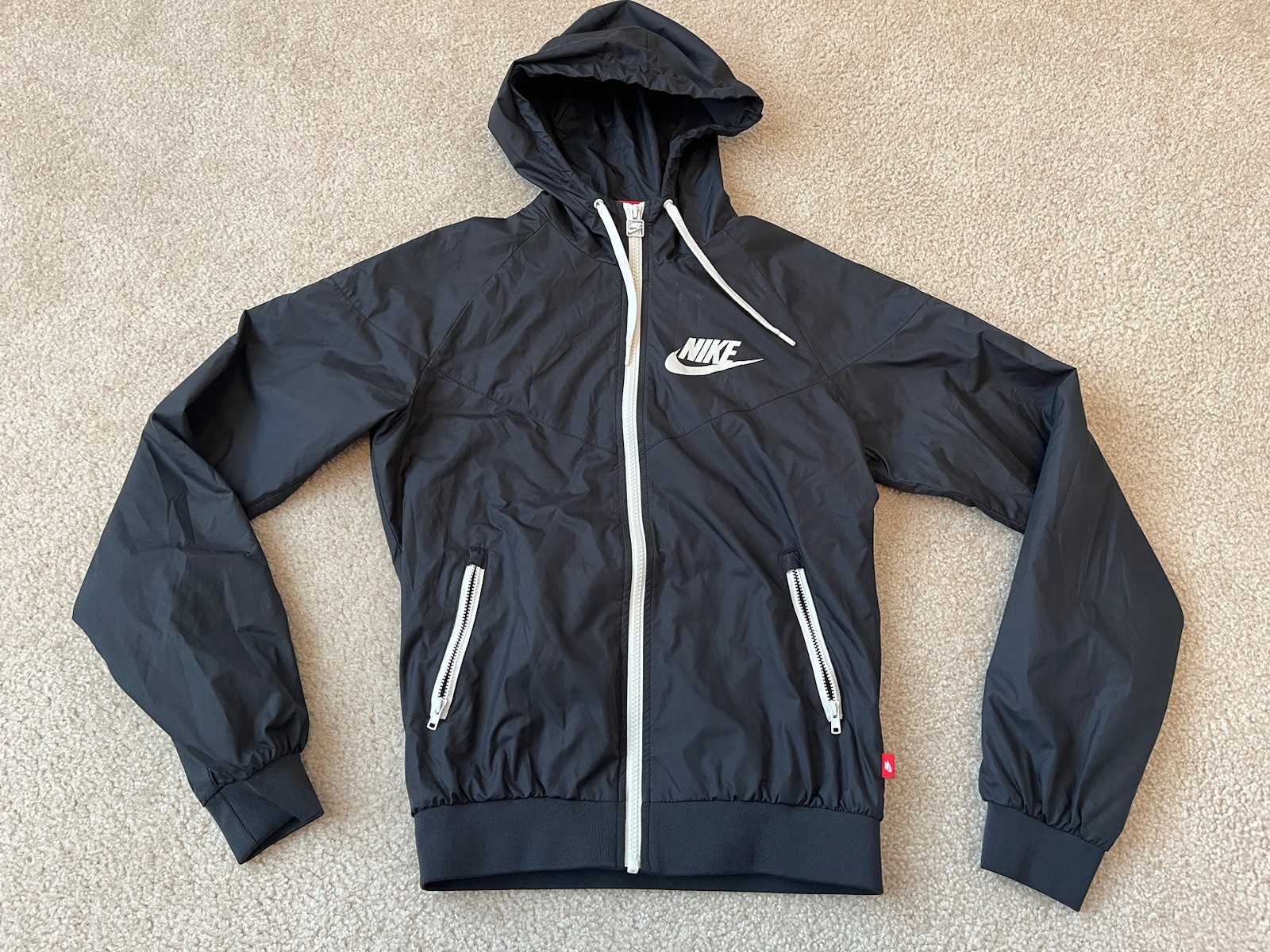 SACAI X NIKE Nike Dri Fit The Windrunner giacca a vento donna full zip con cappuccio nera piccola