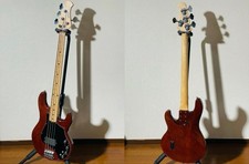 Music Man StingRay Basso Elettrico Collo Dritto Tasto Wear
