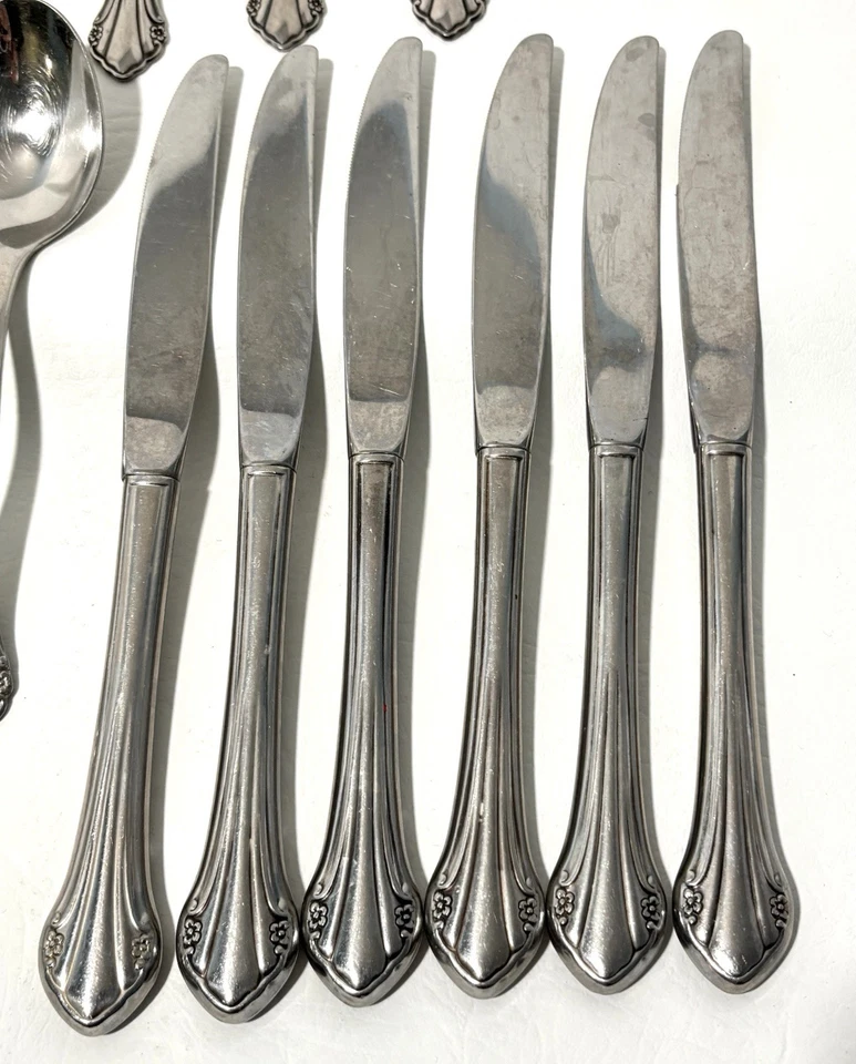 45 PCs Oneida Ltd. 1881 Rogers Stainless BITTERSWEET REPOSE Flatware - Image 4 of 4