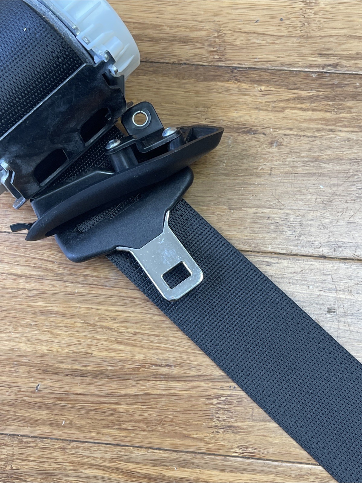 2018-2020 Ferrari Portofino F164 Rear Left Seat Belt Retractor 839498 OEM