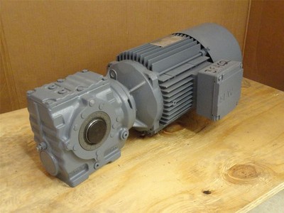 248072 Old-Stock; SEW SA47MV100M8/VR Brake Gearmotor; 17.62:1 Ratio; 277/480VAC