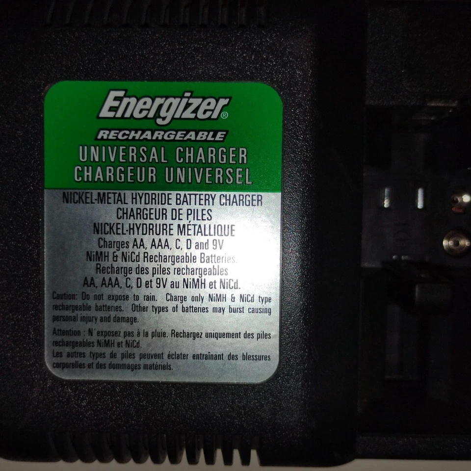 Energizer Rechargeable Universal Battery Charger for AA AAA C D 9V NiMH NiCd - Image 4 of 4