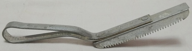 Vintage MILLSITE Fish Scaler HANDLED COMB 8.25” Marked