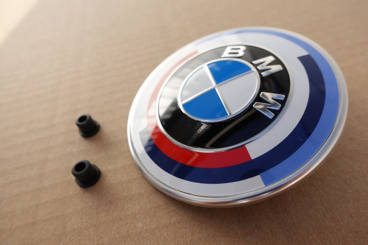 Neu Original BMW Emblem 50 Jahre Ø 82mm 5114 8087193 X5 G05 X6 G06 