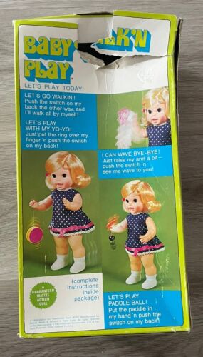 Vintage. 1969 Matel Baby Walk ‘N Play Puppe 11 cm Originalkarton & Zubehör - Bild 15 von 19