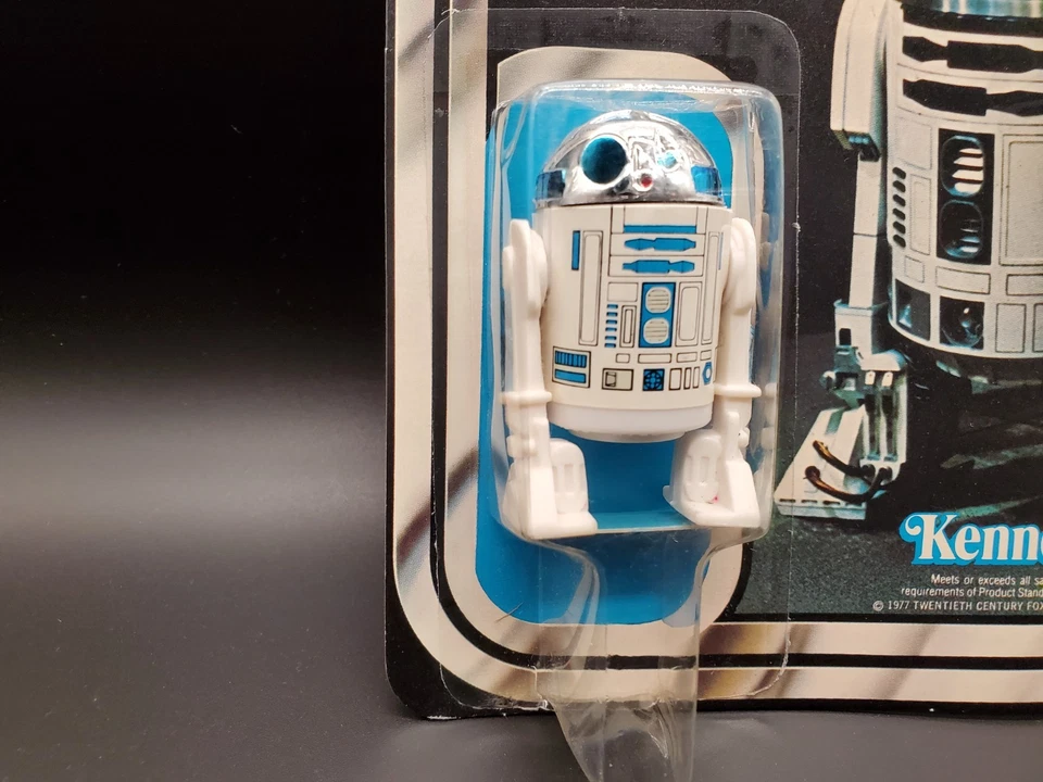 VINTAGE STAR WARS R2-D2 MOC ACTION FIGURE 12-BACK (C) from KENNER (unpunched) - Image 4 of 4