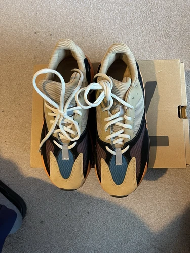 Größe 9,5 - Adidas Yeezy Boost 700 Enflame Amber