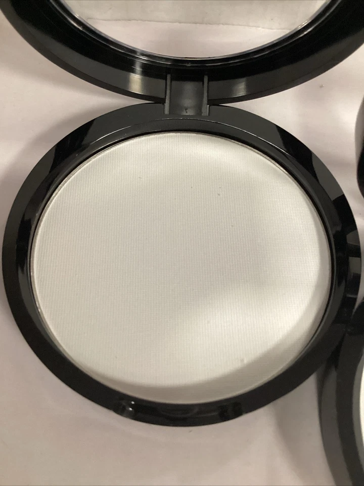 Laura Geller MATTE MAKER Invisible Oil Blotting Powder Duo New 10.5g - Image 3 of 4