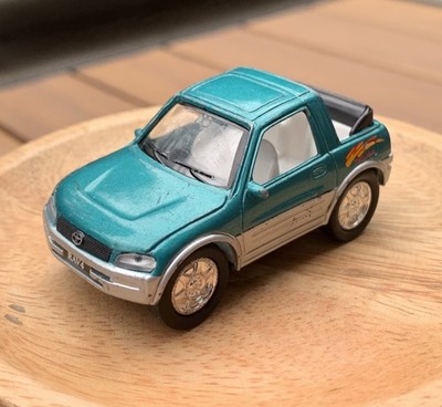 KiNSMART Toyota RAV4 1:58 grün Pull Back Spielzeugauto Diecast Modell 4x4