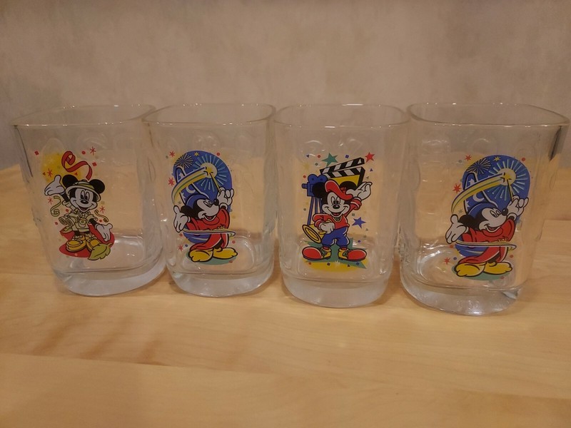 McDonalds Disney 2000 Glasses Set Of 4