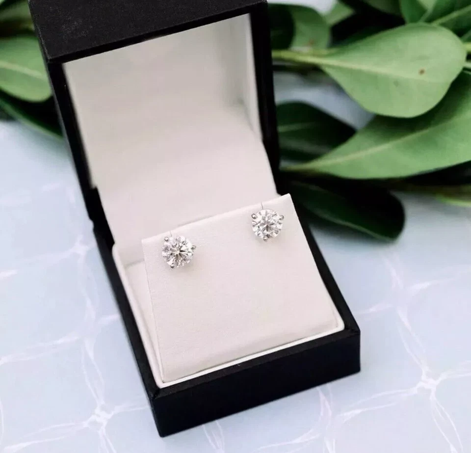 Tachuelas de diamante cultivadas en laboratorio de 4,00 quilates con certificación IGI E VS1 de oro de 14 quilates con tornillo trasero