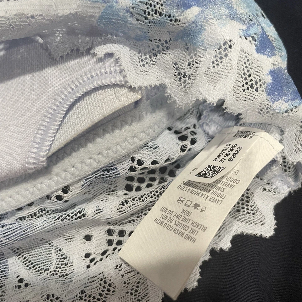 Beautiful Blue N White Lace Bra With Gold Accents W 6 Ribbon Straps- 3 On Each - Image 4 of 4