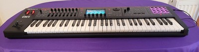 Roland Fantom 06 Schwarz ( wie neu - weg wegen Platzmangel )