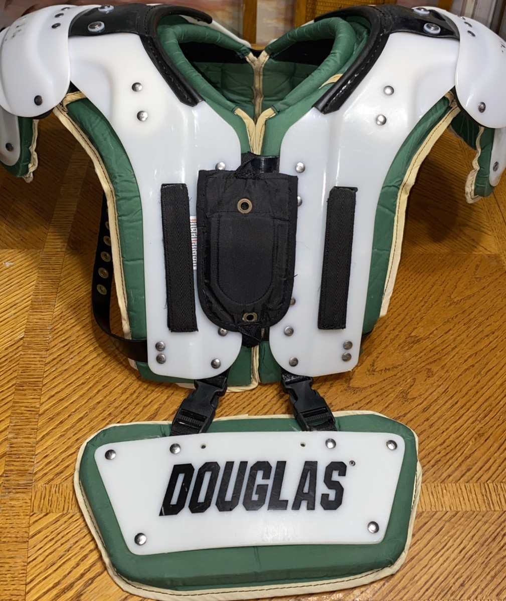 Douglas Custom Pro CP FF17 M 18”-19” Football Shoulder Pads