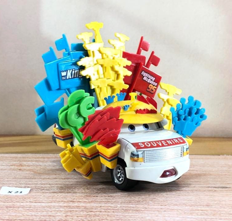BRIAN PARK MOTORS カーズ ミニカー Disney Pixar Cars Deluxe BRIAN