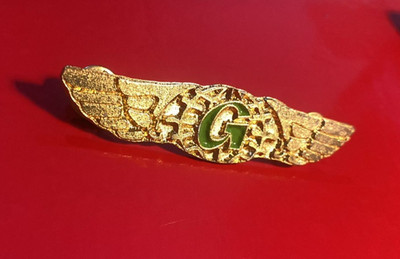 GREEN AIR .. Airlines Airways senior PILOT WINGS BADGE pin