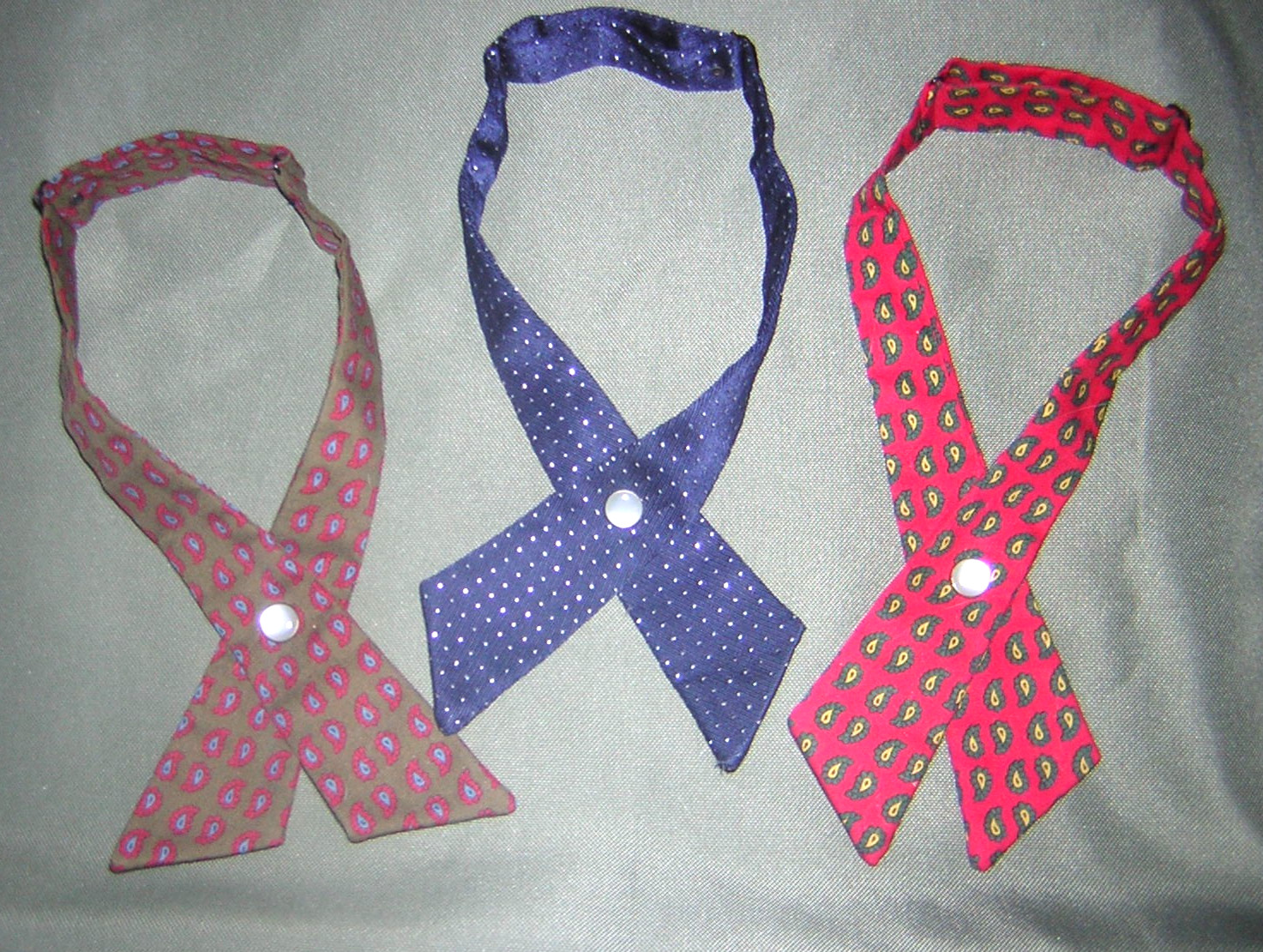 VTG BUTTON DOWN TIE ACCESORY, ADJUSTABLE, GROUP O… - image 4