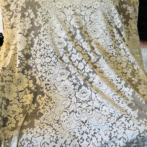 VTG Quaker Lace Cloth Antique Floral Lace 50” X 74” Tablecloth Table Cover Read - Picture 8 of 12