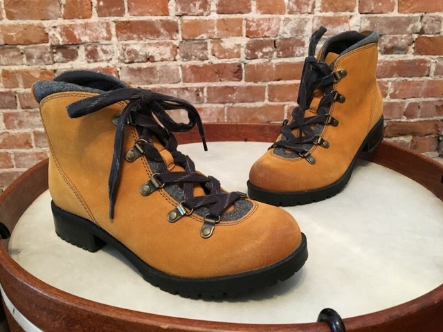 clarks water resistant boots
