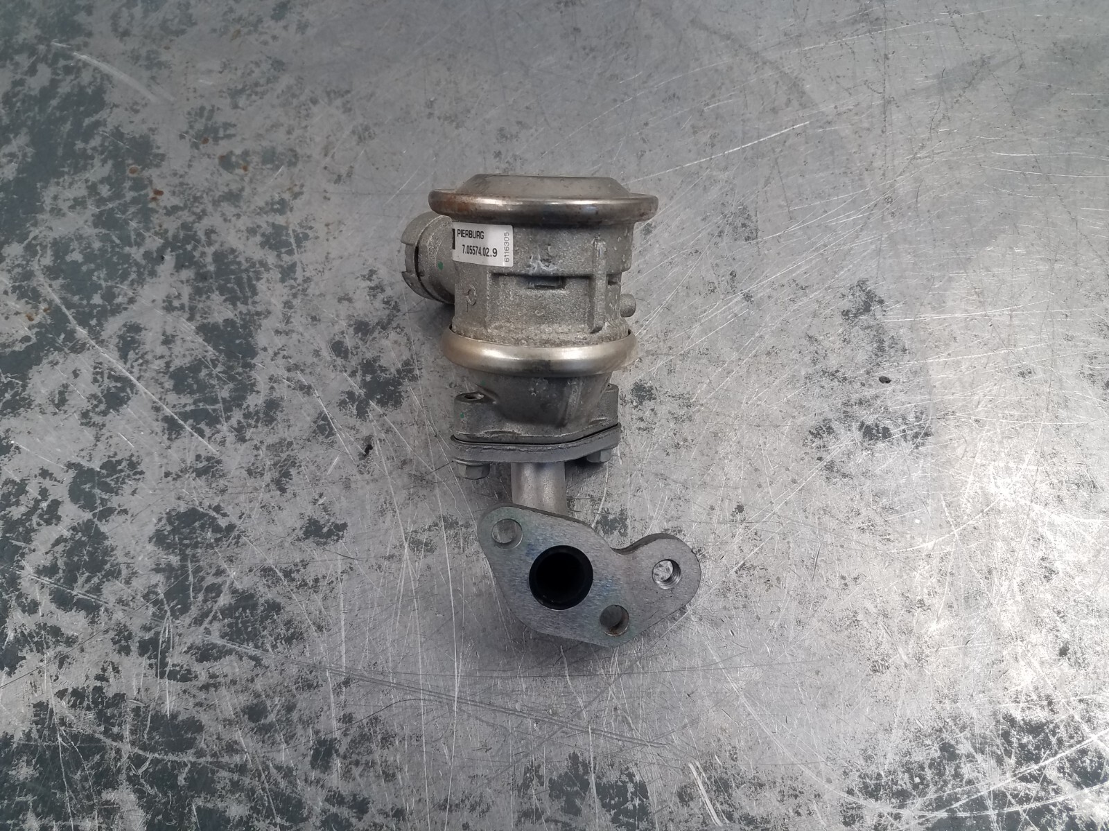 McLaren 720S 4.0L M840T Left EGR Valve #5999 Q8-3