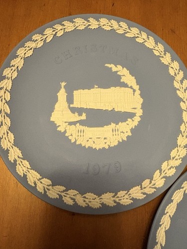 Vintage Wedgwood Jasperware 8” Christmas Collector Plate Lot 1969-1988 19 Plates - Picture 23 of 24