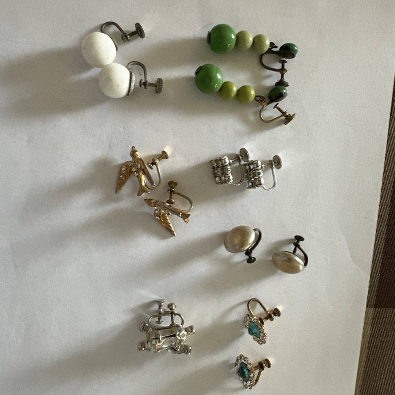 7 Pairs Vintage screw back earrings in all different styles and colors