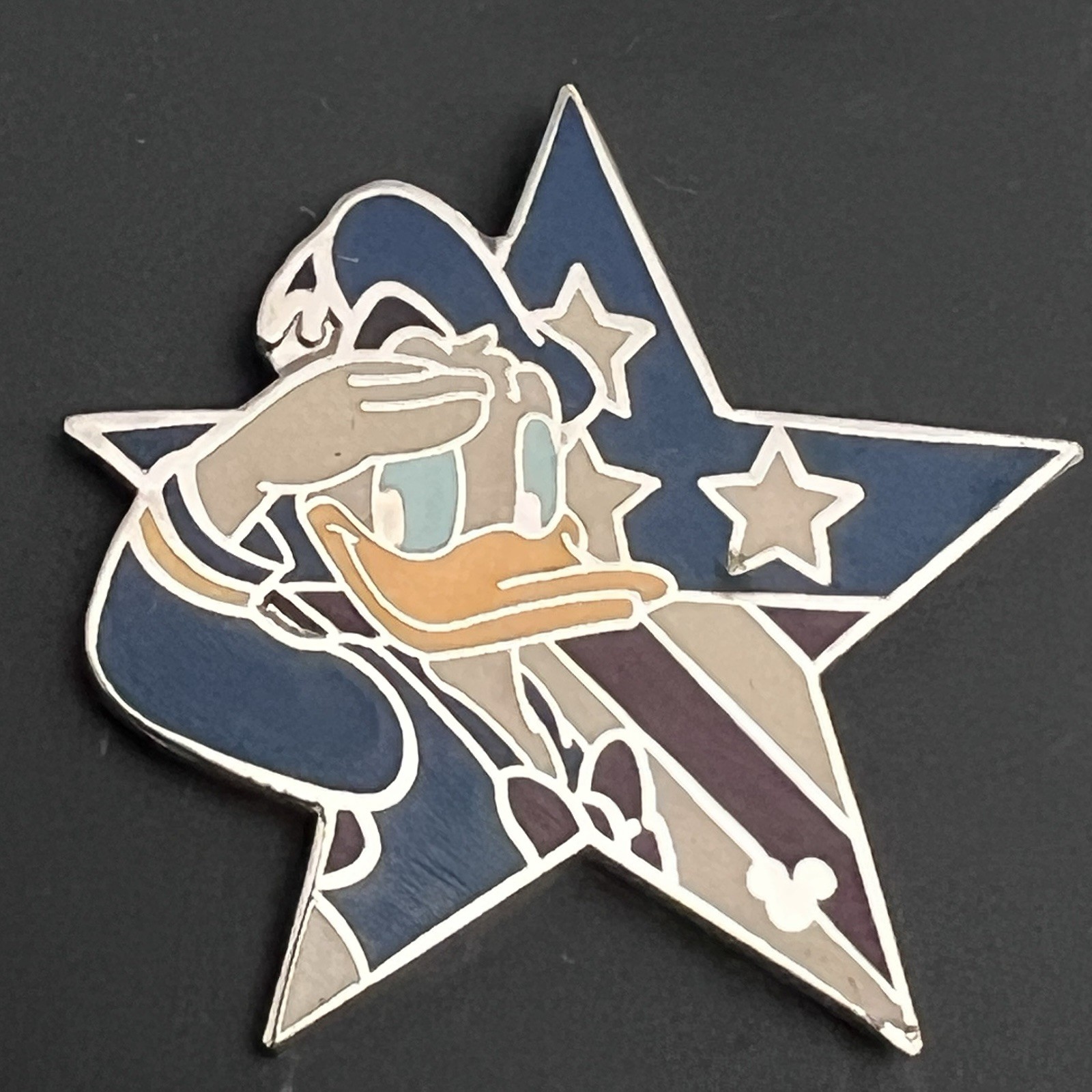 DLR Disney 2008 Hidden Mickey Series Patriotic Star Salute Donald Duck
