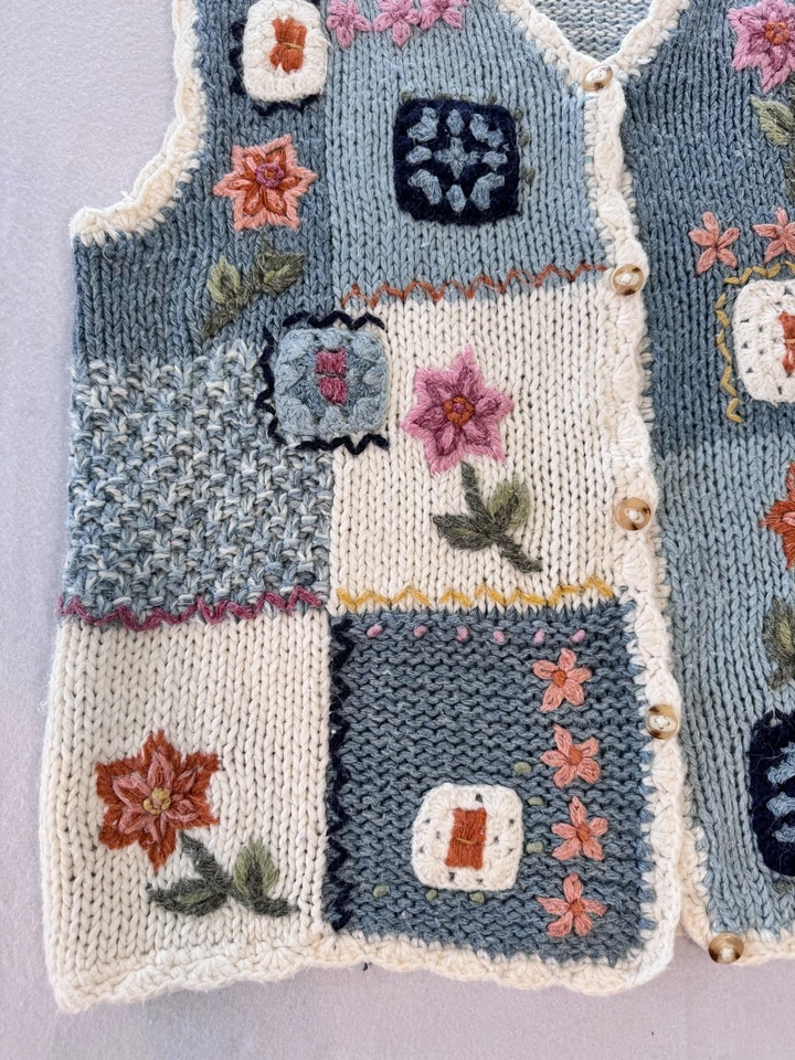 VTG Adrian Delafield Haband Sweater Vest Floral Patch Crochet Cottagecore Small - Image 2 of 4