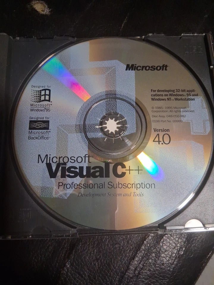 Microsoft Visual C++ Professional Subscription Version 4.0 - Image 3 of 3