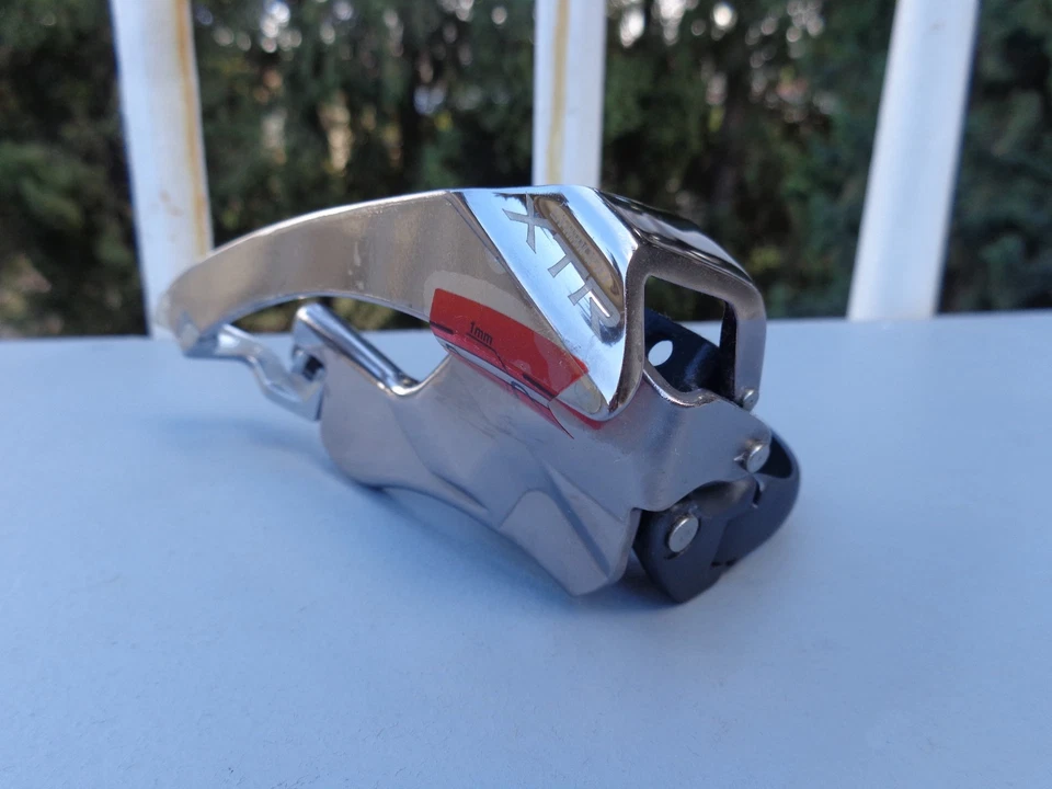 +++NEW OLD STOCK+++ SHIMANO XTR FD-M950 Front Derailleur 28.6 (fd-m951 fd-m952) - Immagine 2 di 4