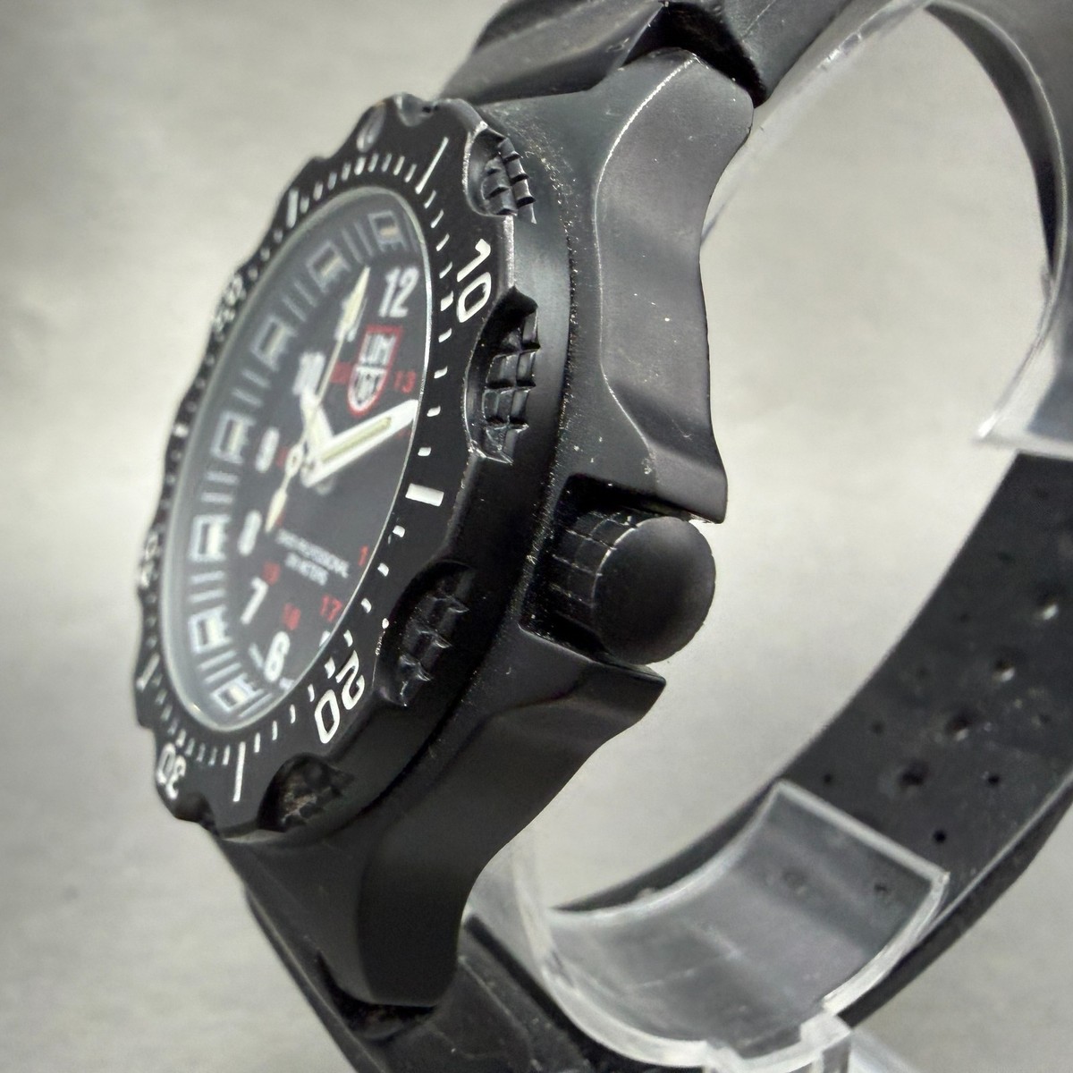 Luminox 8400 Dive Watch Men 44mm Black Dial Black Tone Date Round