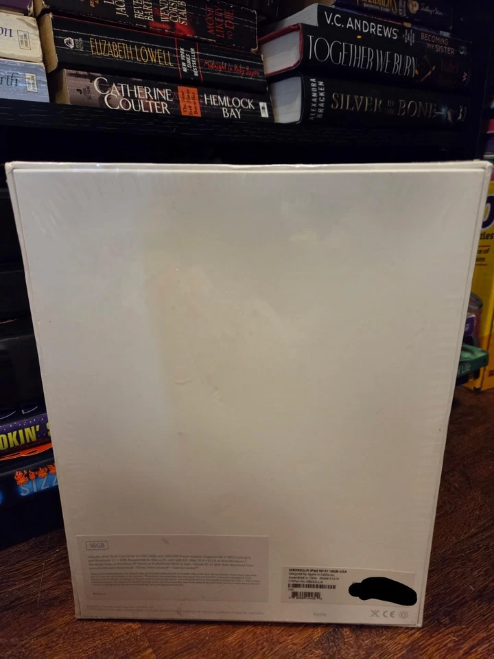 **NEW UNOPENED** Apple iPad 1st Gen 16GB Wi-Fi 9.7 inch Black - MB292LL/A - Image 4 of 4