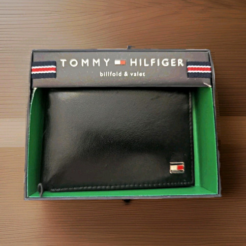 Tommy Hilfiger Men's Black Leather Bifold Folding Wallet with Logo Accent