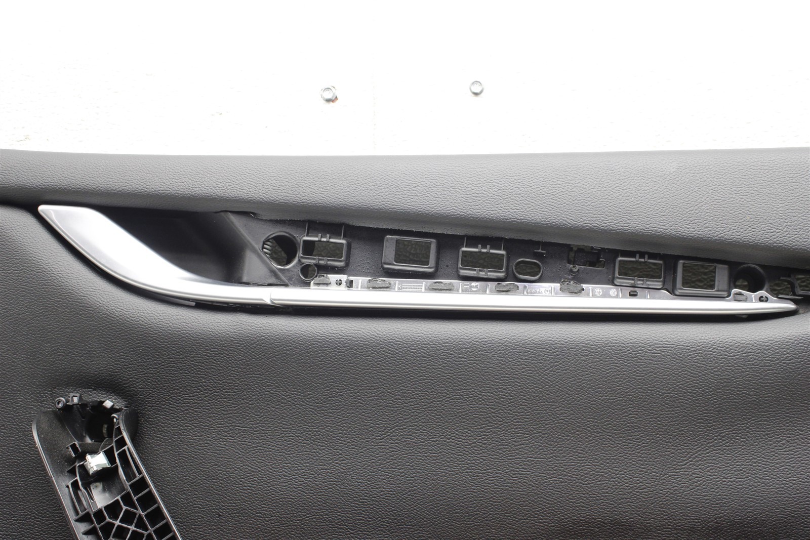 2015 Maserati Ghibli Passenger Front Right Door Panel Cover Trim Assembly 14-19