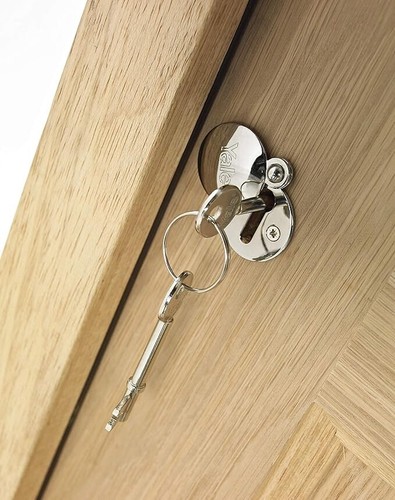 Yale British Standard 5 Lever Mortice Sashlock, Chrome - Picture 2 of 4