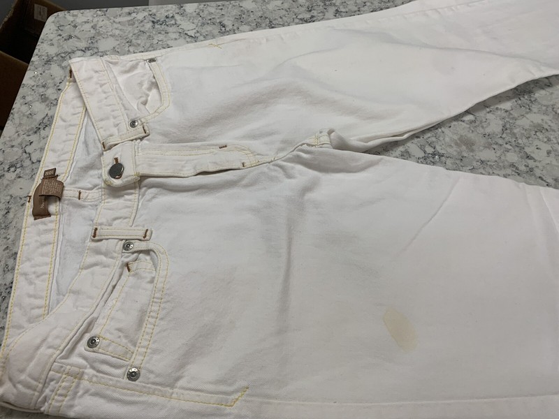 Womens/jrs Abercrombie&Fitch white jeans yellow stitching freyed bottoms flare